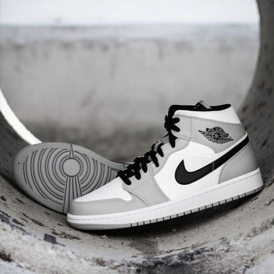 Air Jordan 1 Mid "Light Smoke Grey" Light Smoke Grey/Black-White 554724 092 AJ1 Jordan